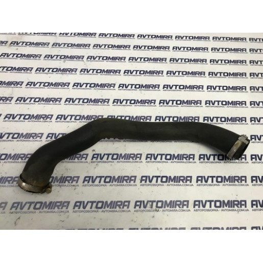 Патрубок интеркулера Peugeot 308 1.6BlueHDI 2013-2021 9673587180